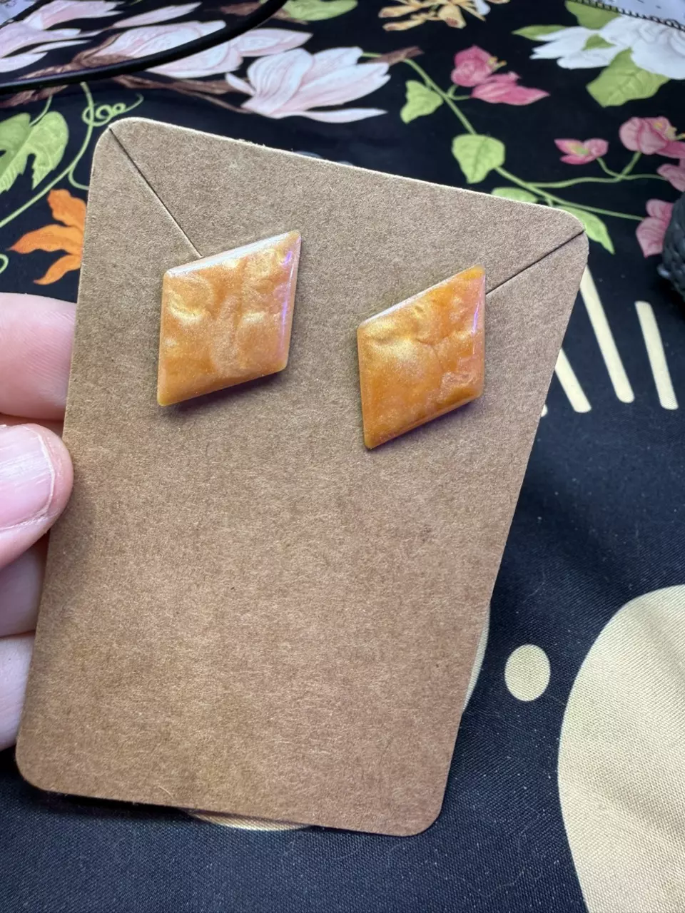 Orange marble kite stud earrings thumbnail