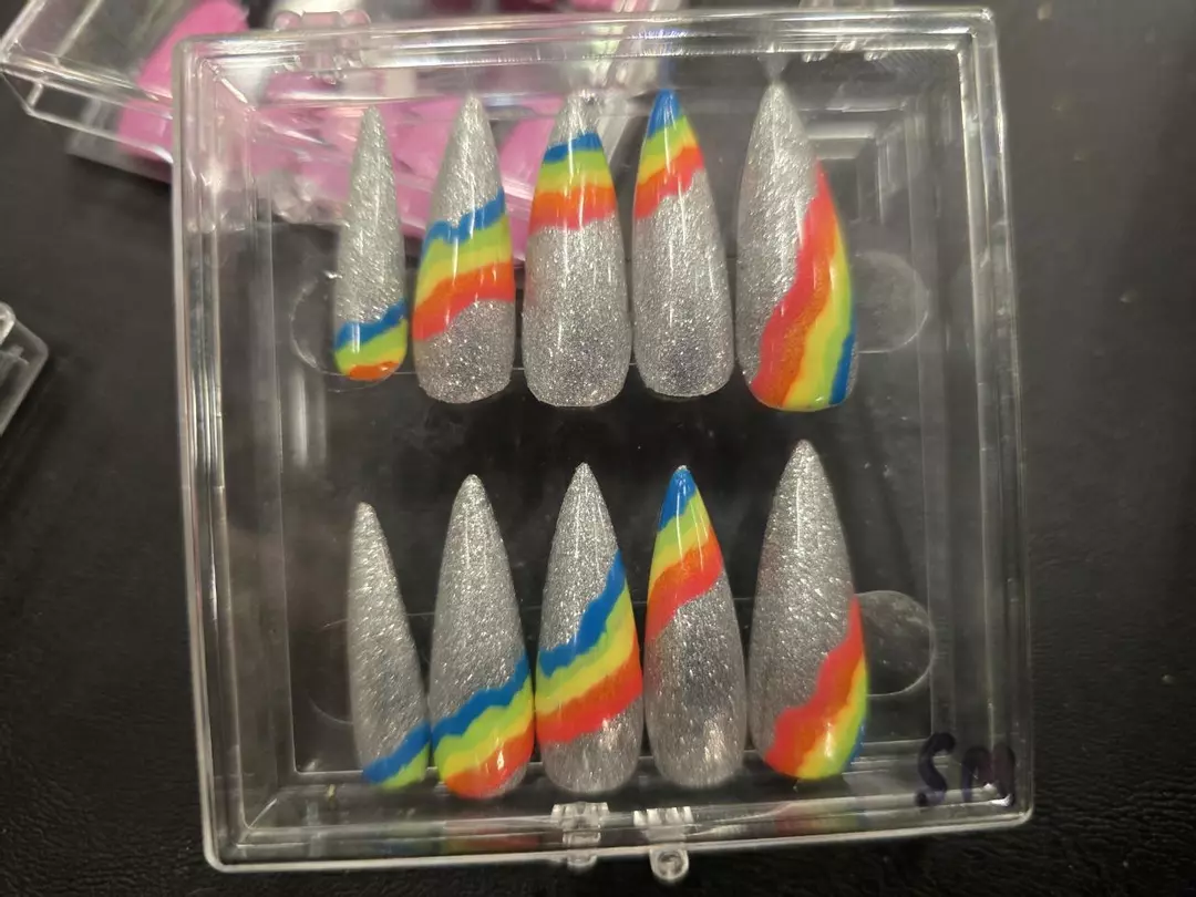 Stiletto size small nails thumbnail