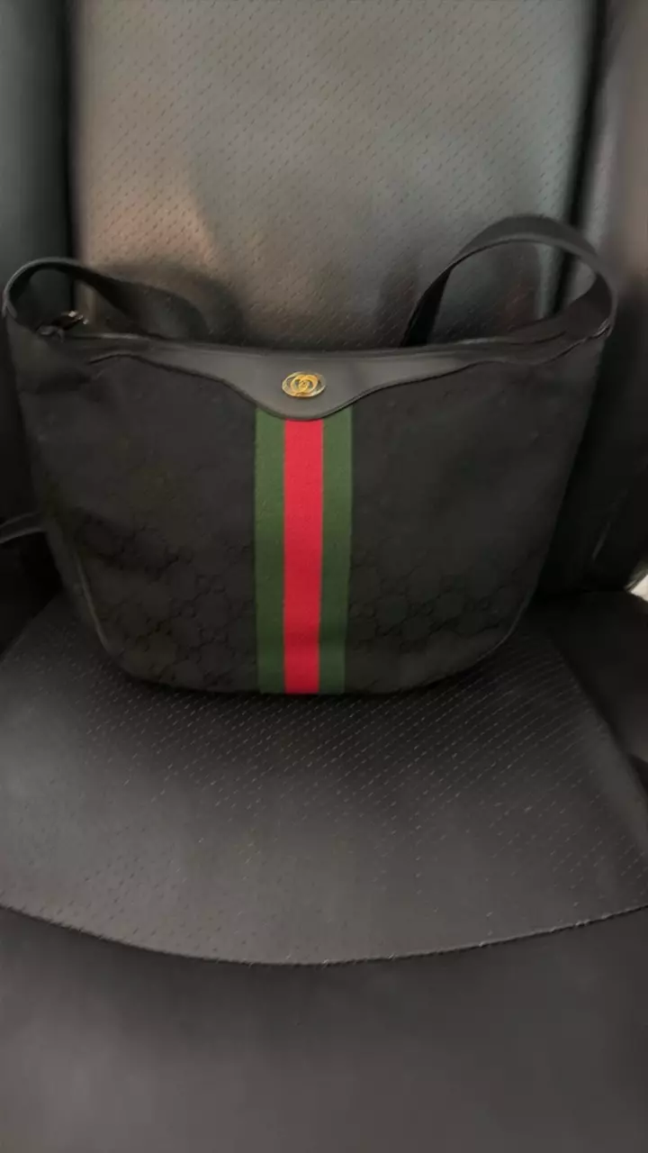 Gucci Supreme Black Shoulder Bag thumbnail
