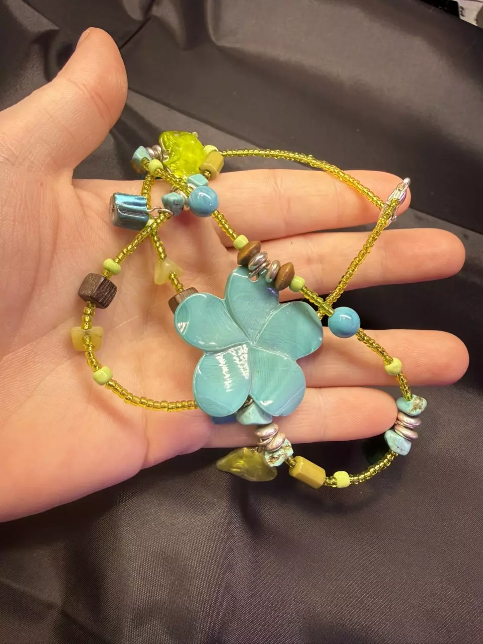 Blue shell flower necklace with lobster clasp thumbnail