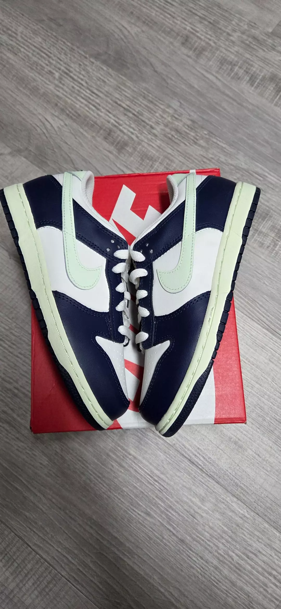 Nike Dunk Navy Volt Sz 1y thumbnail