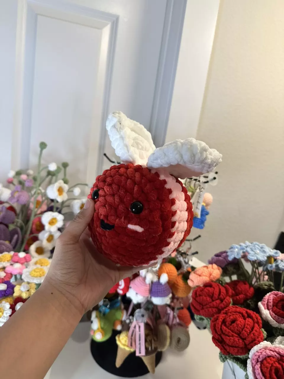 Valentine Bee Plush (big) thumbnail