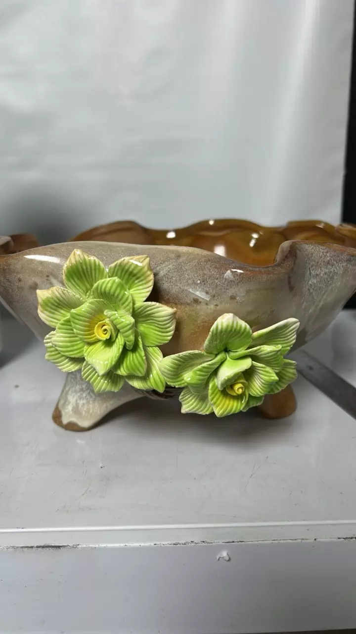 489 planter | 10 inches wide thumbnail