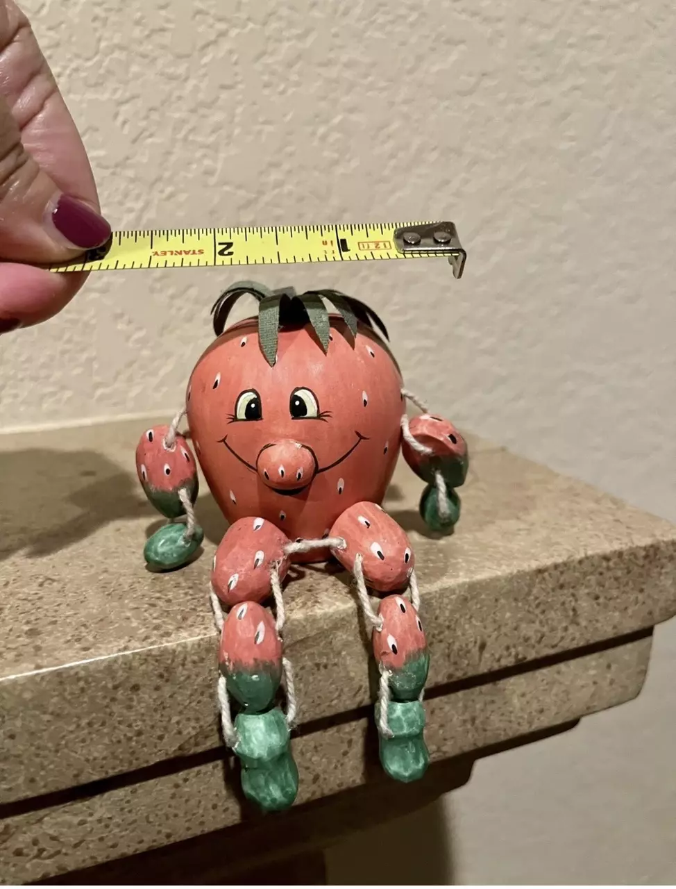 Original carved wood Vintage Americana folk art strawberry Fruit Shelf Sitter thumbnail