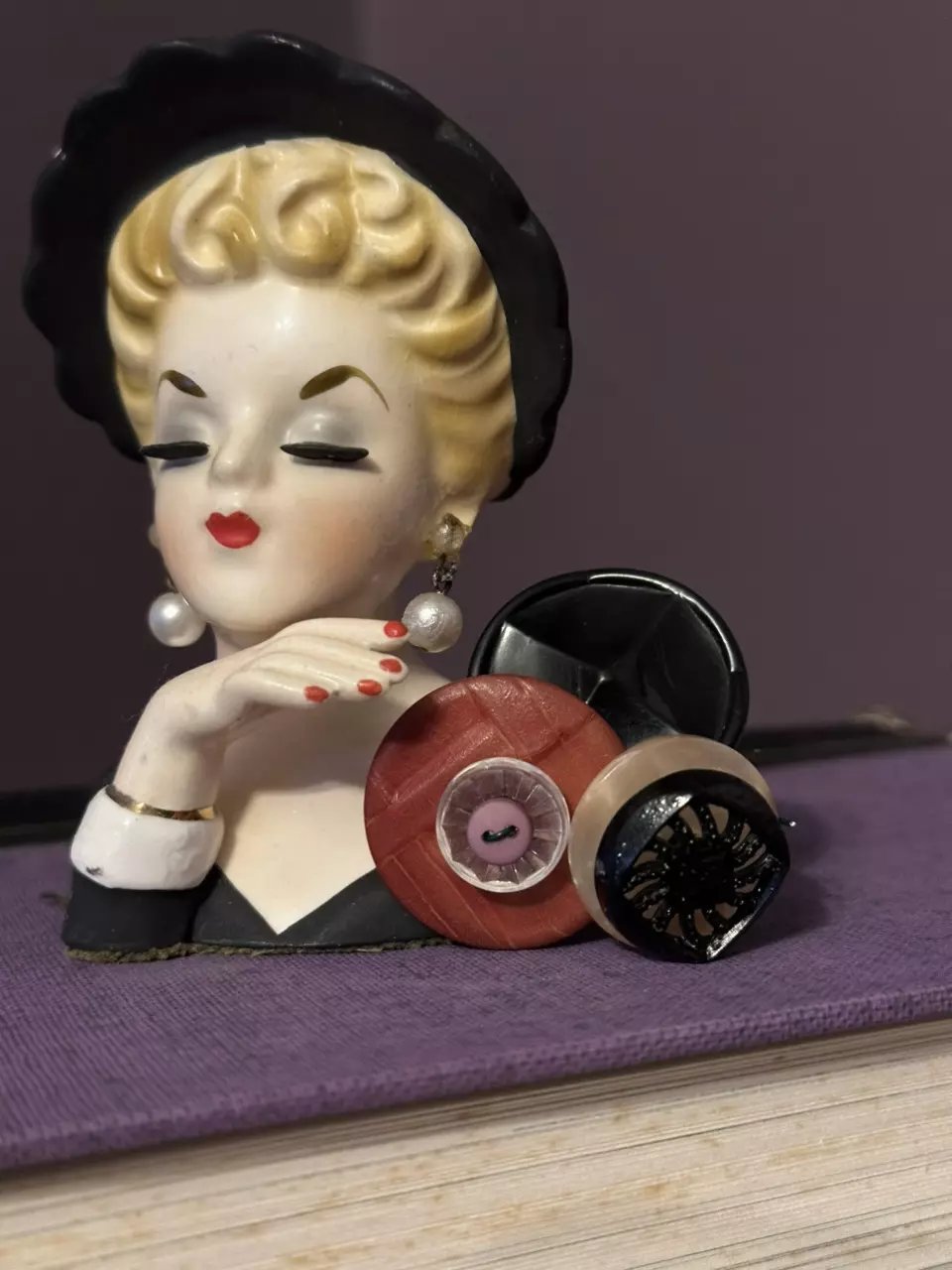 Black & Rusty Red Colored Vintage Button Bouquet thumbnail