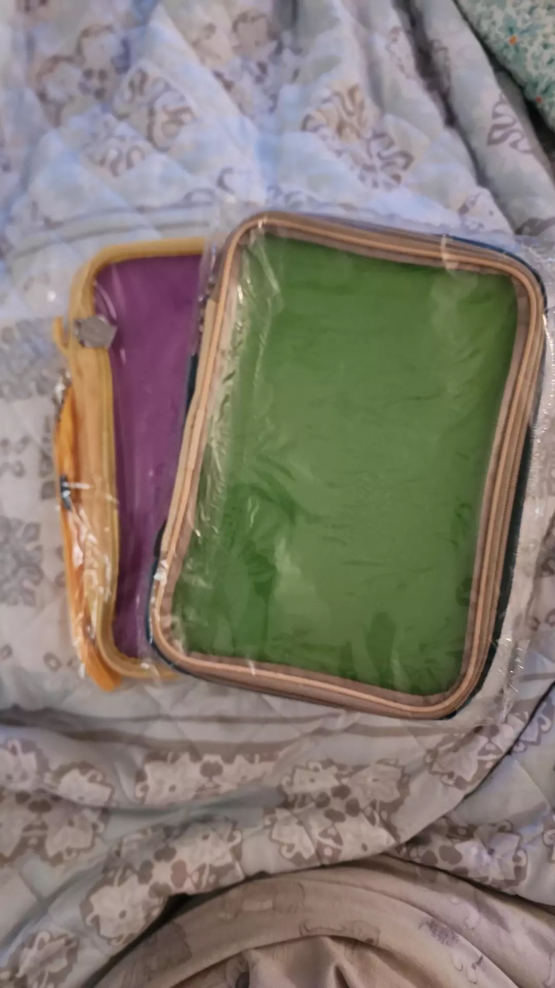 Pinfolio Show- green & brown thumbnail