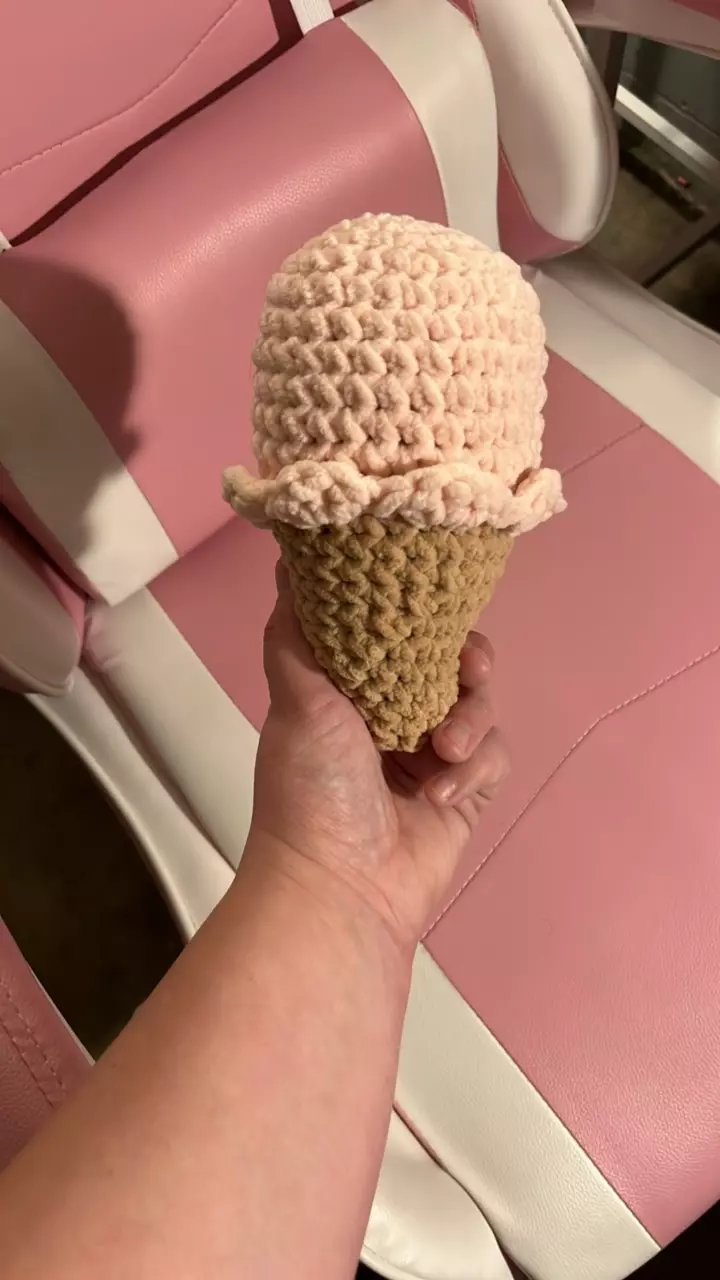 Strawberry ice cream thumbnail