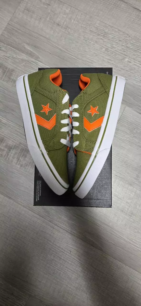 Converse Vintage Green Sz 3m thumbnail