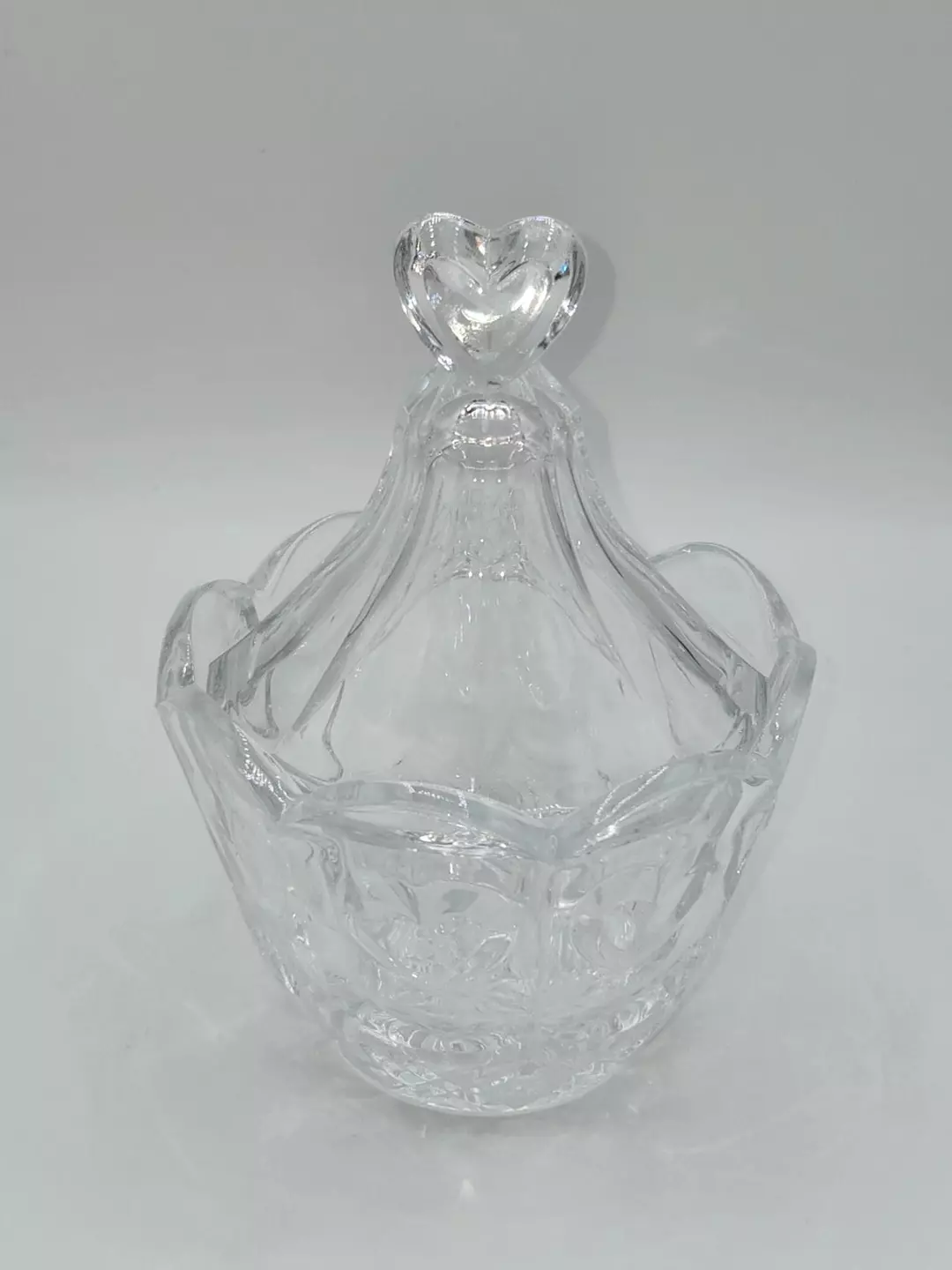 Vintage 1970's Fifth Avenue Crystal Cherish Pattern Candy Dish With Heart Lid thumbnail