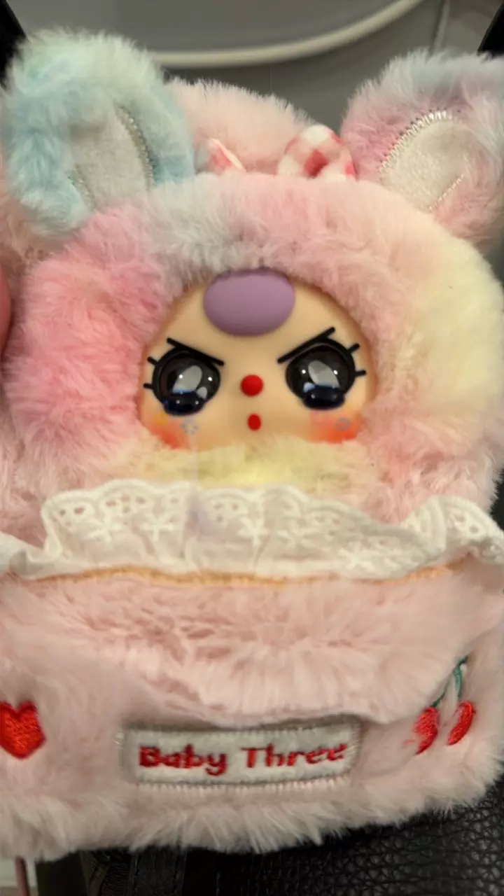 Baby 3 confirmed with secret eyes phone purse thumbnail