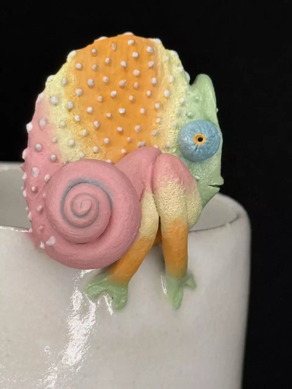 🌿 Handmade Chameleon pretty pot for plants/decor thumbnail