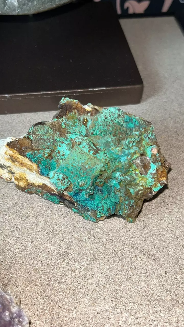 Malachite Fluorite 234g thumbnail