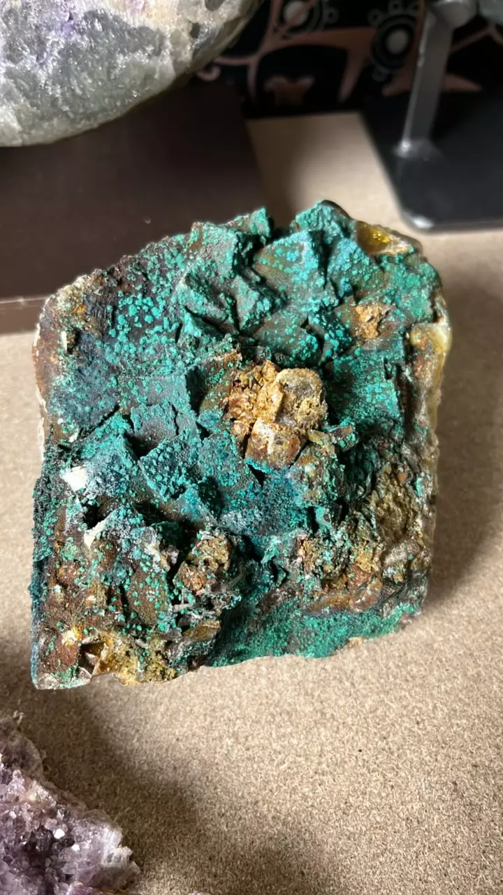 Malachite Fluorite 1KG thumbnail