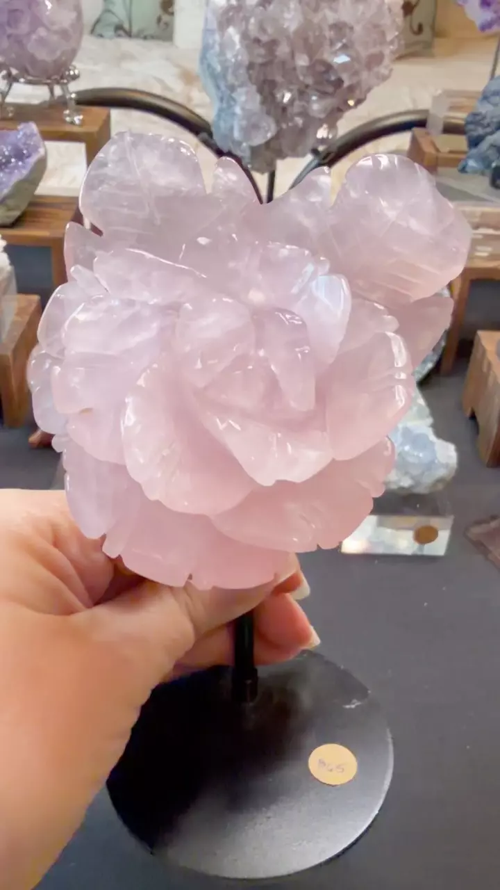 Rose Quartz Flower thumbnail