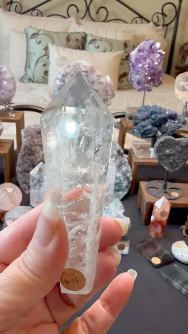 Green Quartz Wand thumbnail