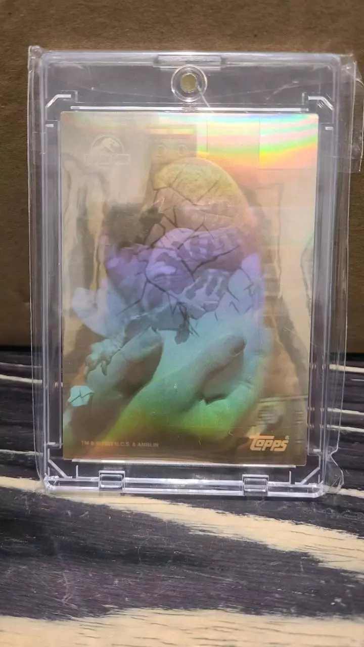 Topps rare jurassic park holo card ( comic book insert ) special thumbnail