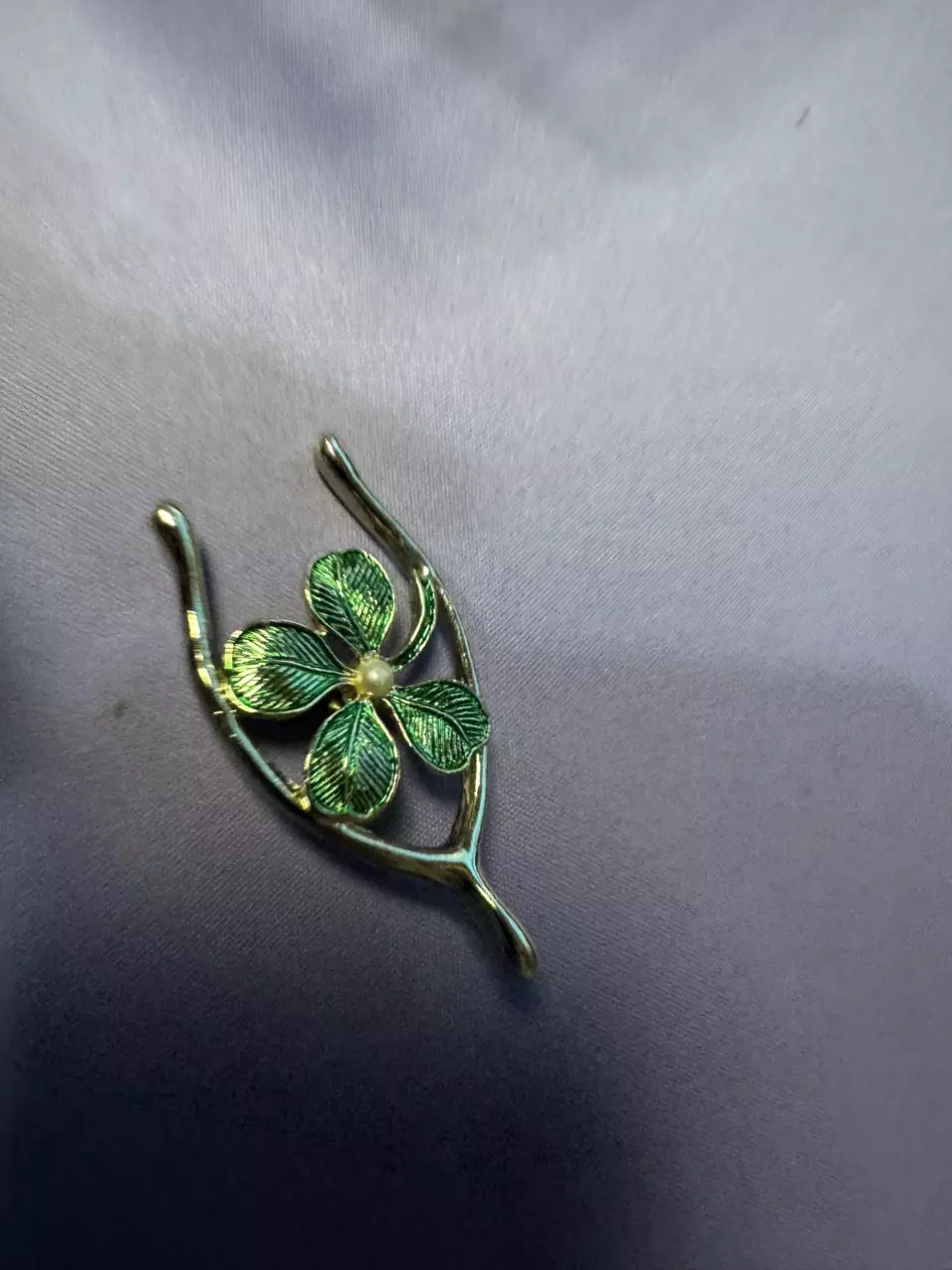 Vintage Gerry wishbone Enamel 4 Leaf Clover Brooch Pin thumbnail