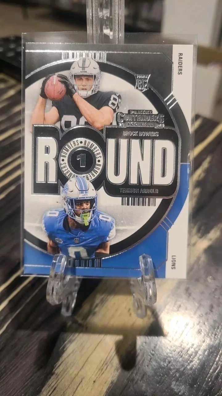 Round 1 football card raiders bowers / lions arnold thumbnail