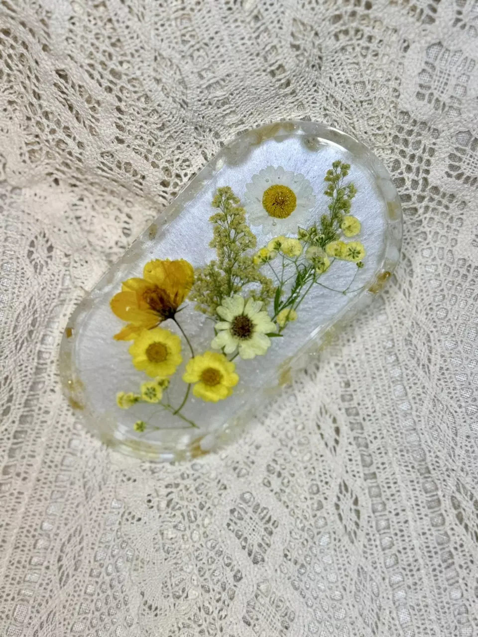 Sample tray with citrine and pressed flowers thumbnail