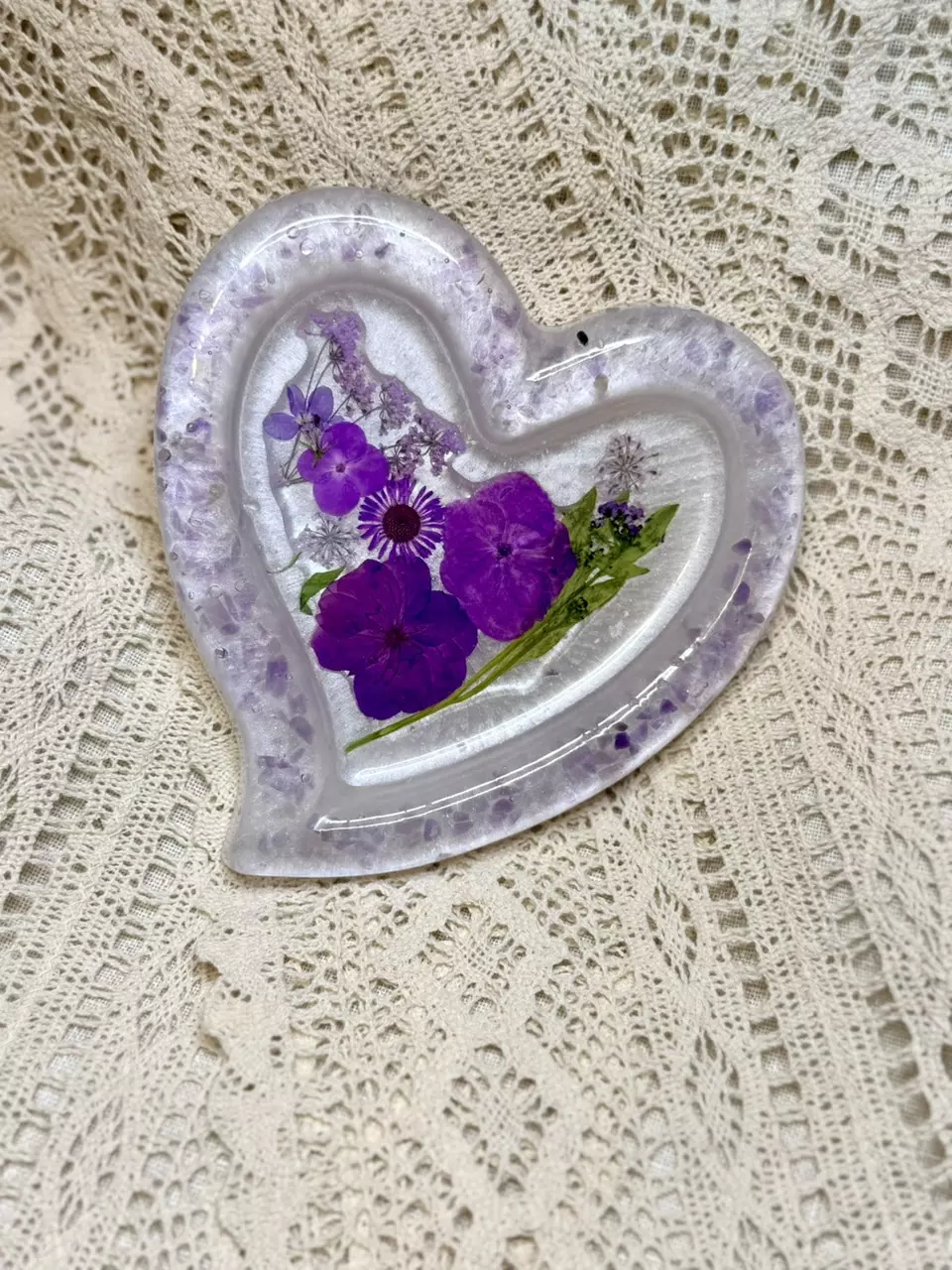 Heart tray with ametrine and pressed flowers thumbnail