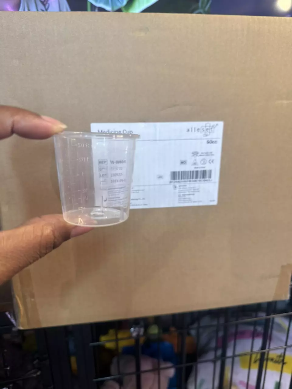 A case of 1150 hard plastic cups 23 individual sleeves thumbnail