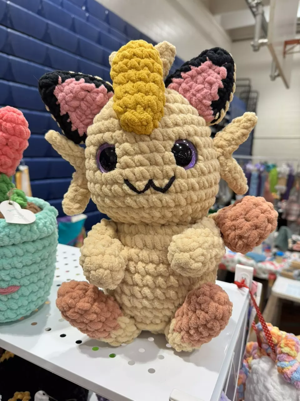 Jumbo Crochet Meowth thumbnail