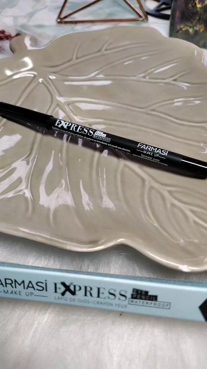 Farmasi Express Waterproof Eye Pencil shade noir thumbnail