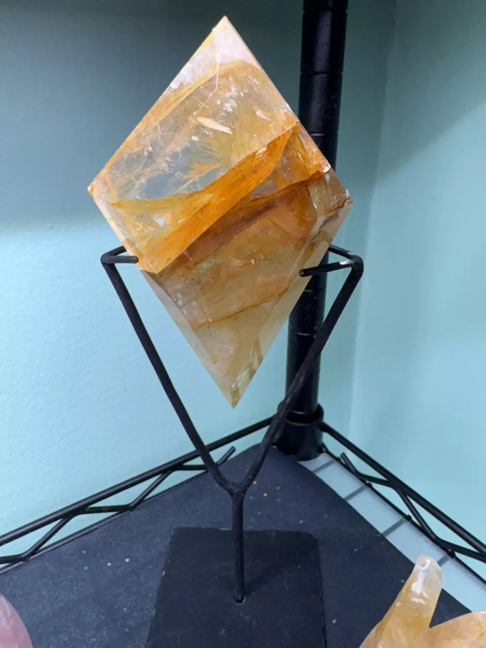 Golden healer diamond on stand thumbnail