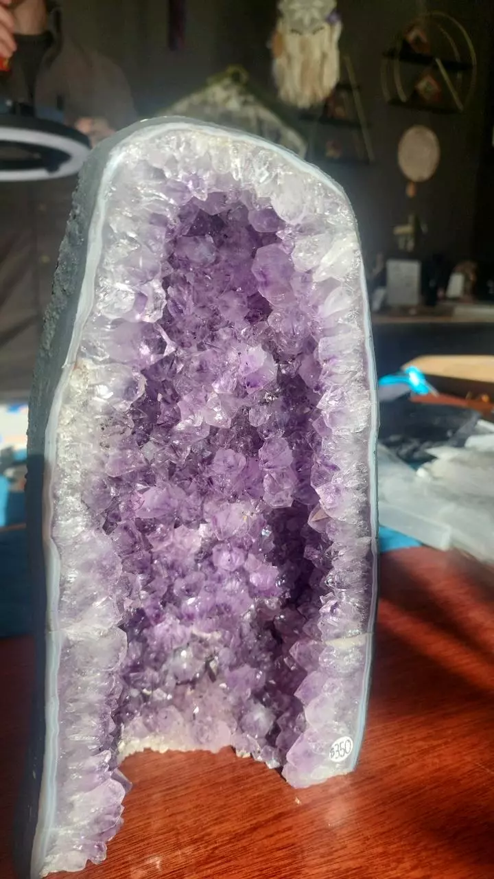 Large Ameythst geode thumbnail