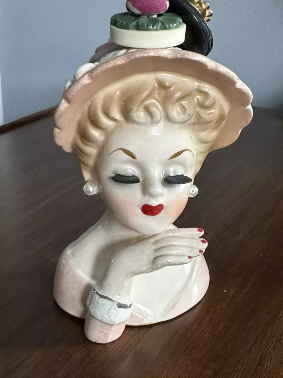Pale Pink Mini Lady Head Vase thumbnail