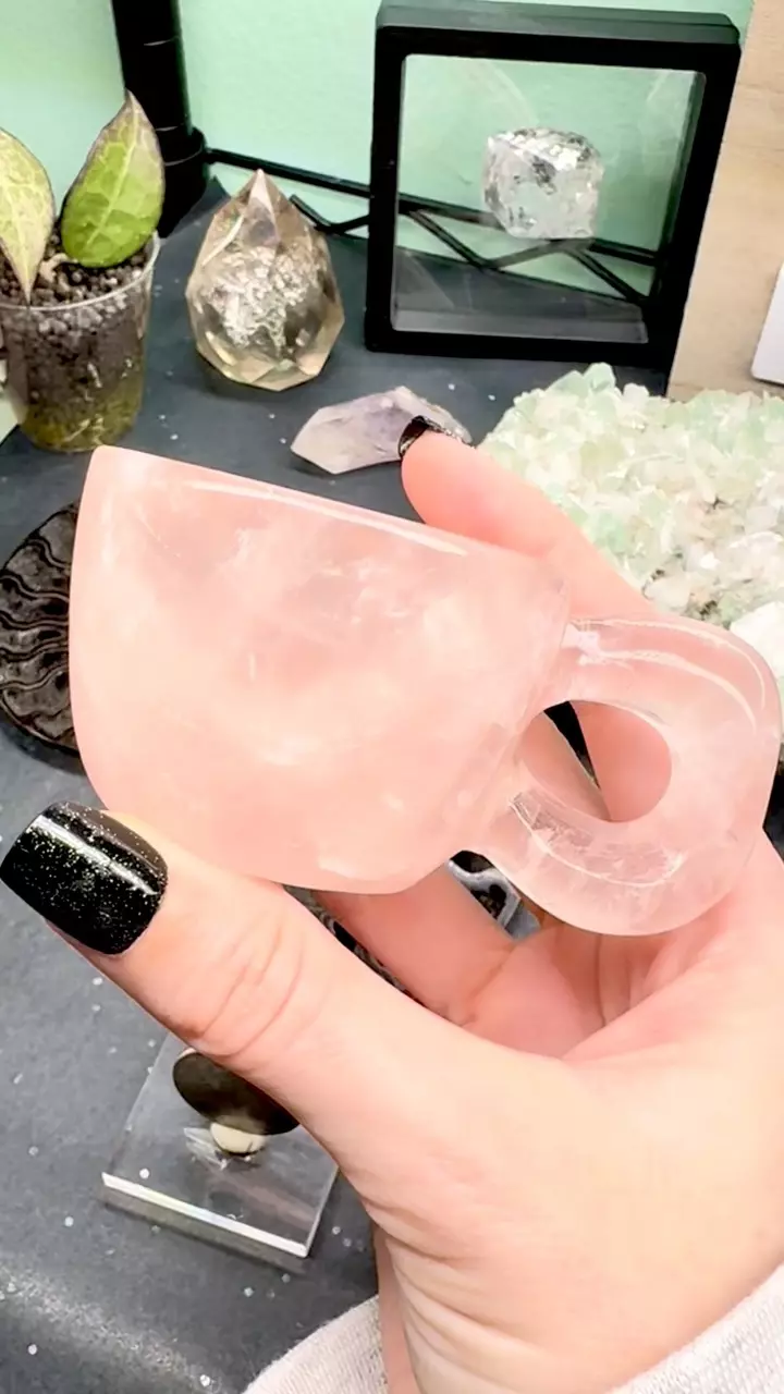 Rose quartz cup thumbnail