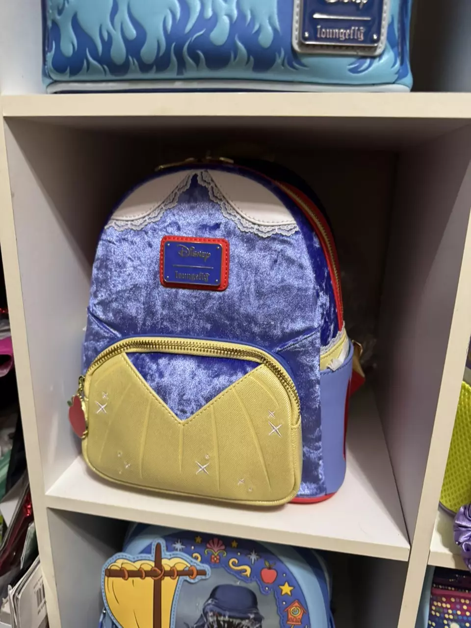 Snow  white thumbnail