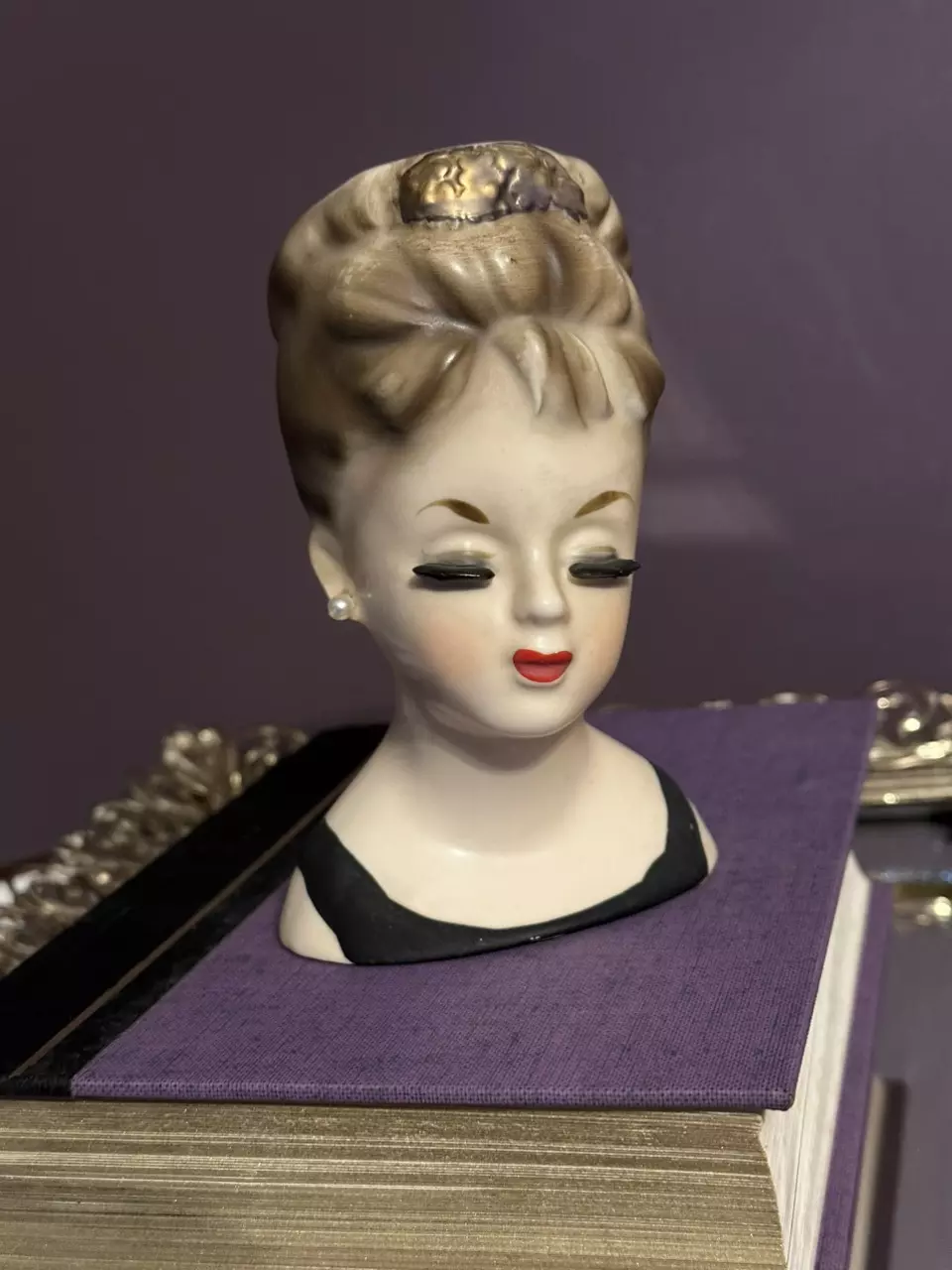 #37 Inarco Lady Head Vase 5 1/2” thumbnail