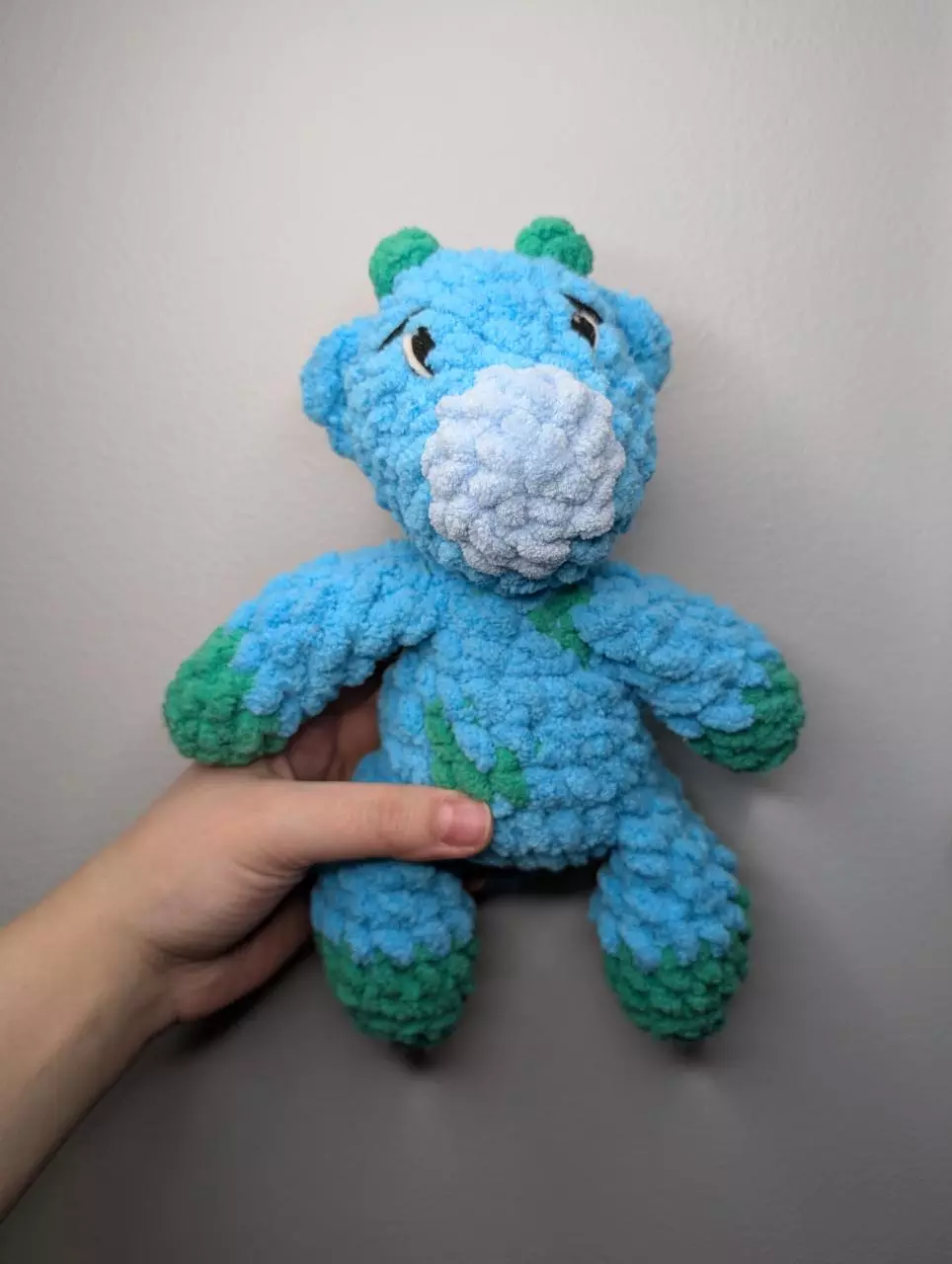 Blue & Green Giraffe thumbnail