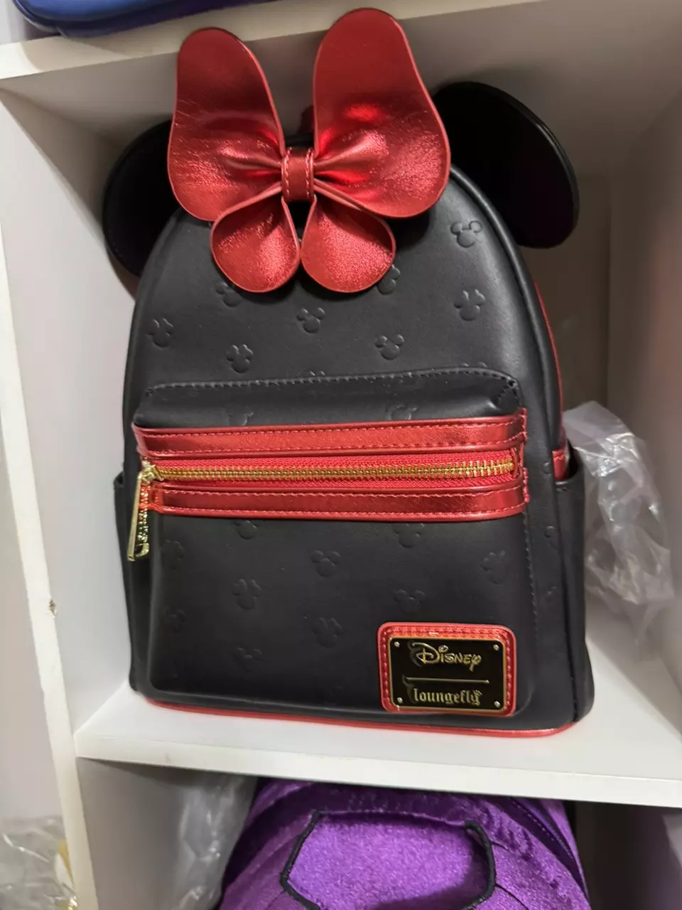 Black and red Minnie thumbnail