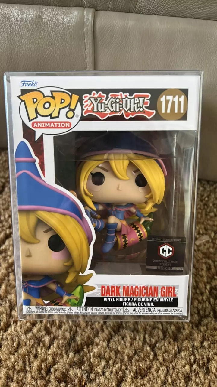 Funko POP! Yu-Gi-Oh: Dark Magician Girl 1711 (Chalice Exclusive) w/ Protector thumbnail