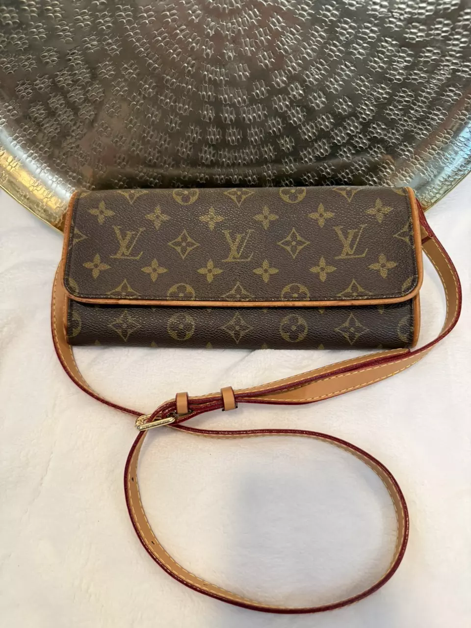 LV Pochette GM with unbranded shoulder/crossbody strap thumbnail
