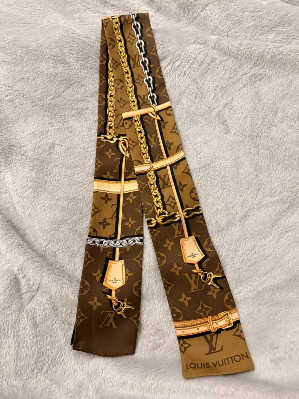 Louis Vuitton authentic bandeau thumbnail