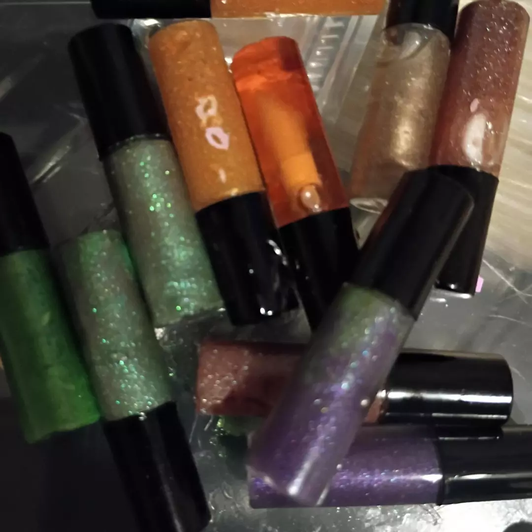 Lip gloss oil mini thumbnail