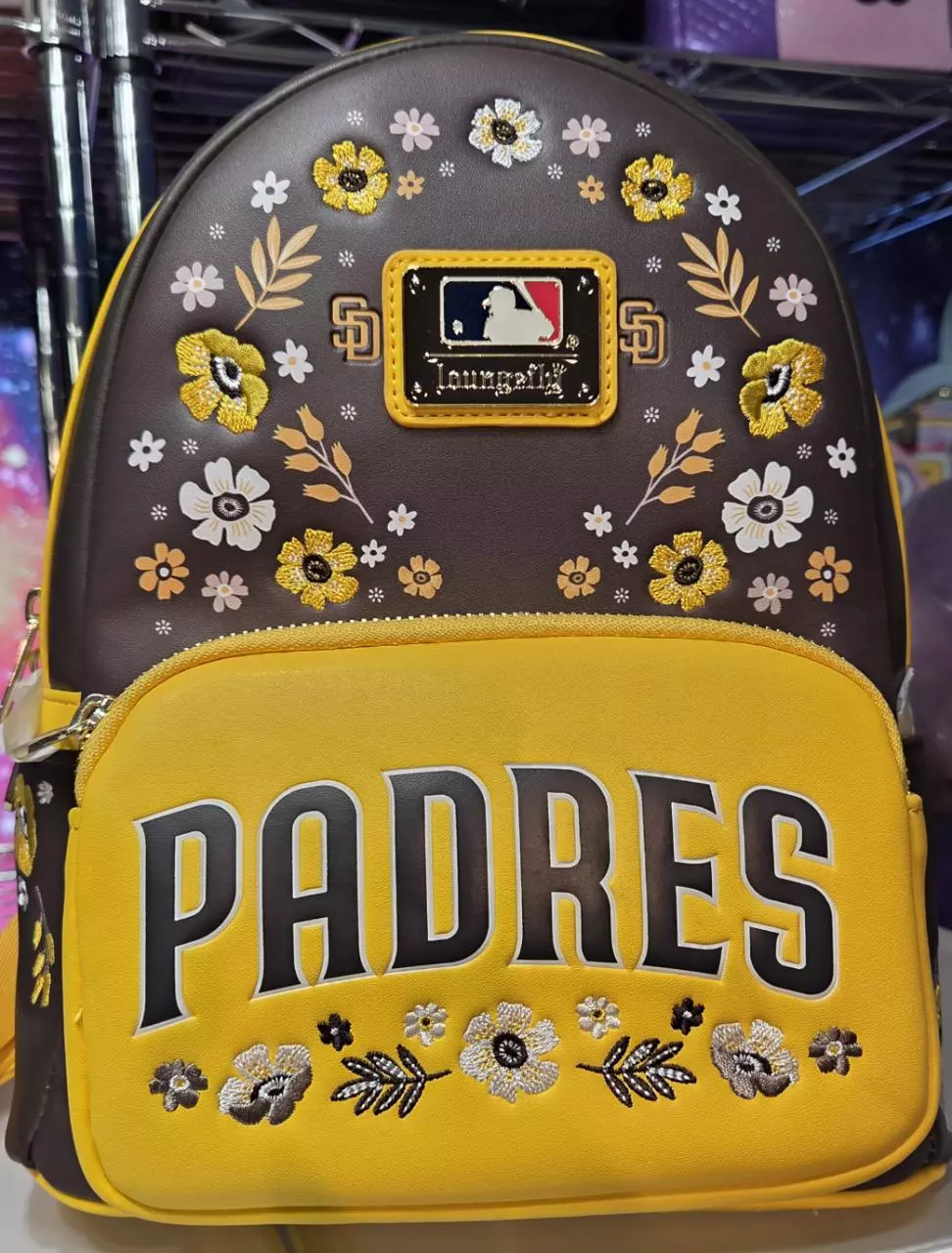 Padres HT LF BP thumbnail