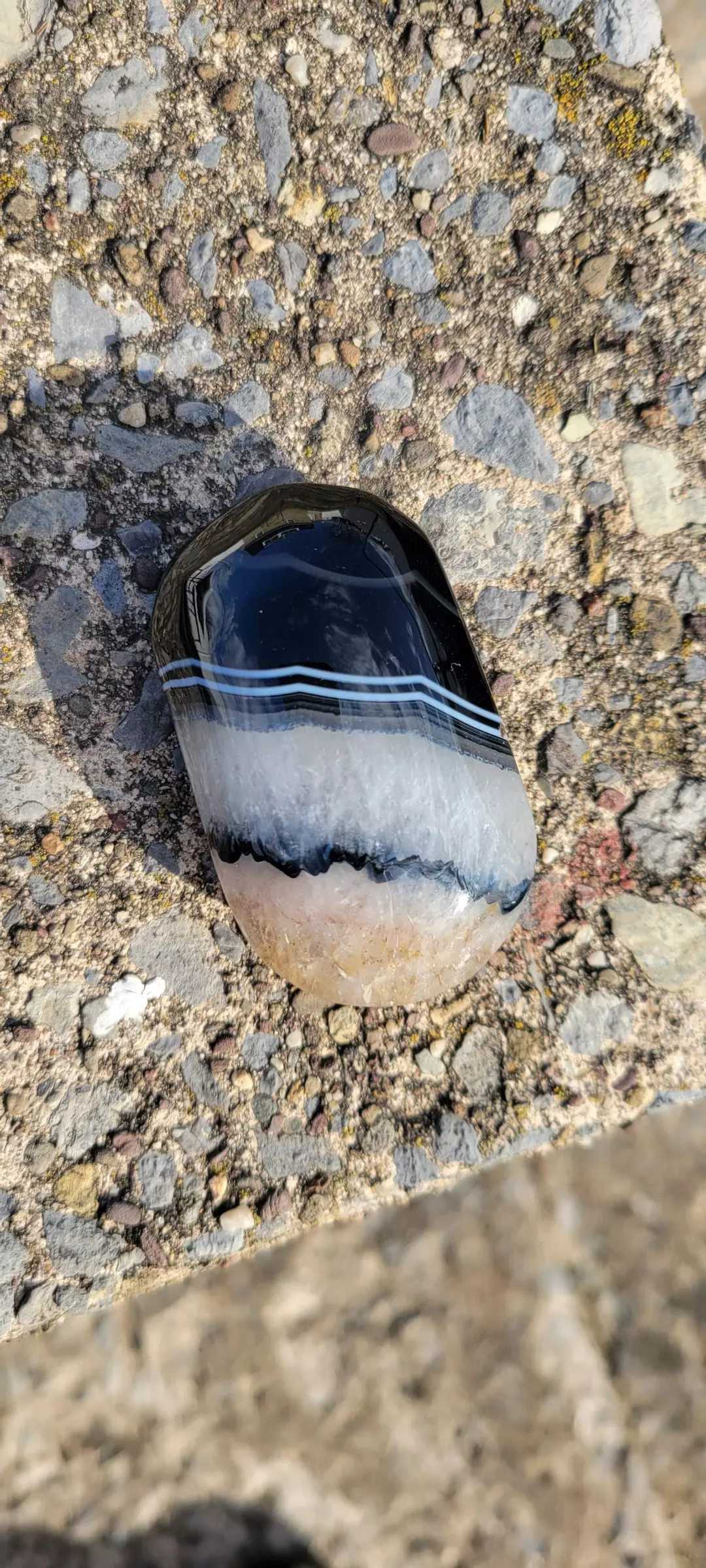 Black stripe Agate and Quartz palm stone (1) thumbnail