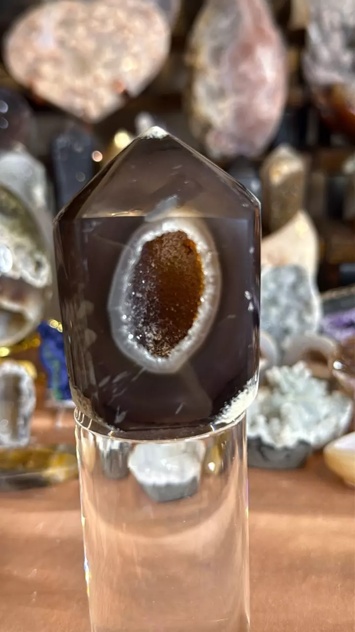 Druzy Agate Tower - Brazil thumbnail