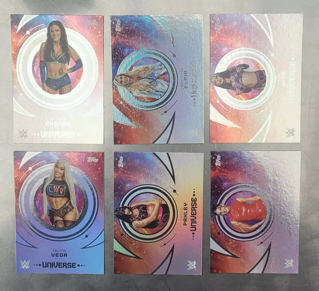 Lot set of 6 female - wwe universe topps wrestling cards 2025 thumbnail