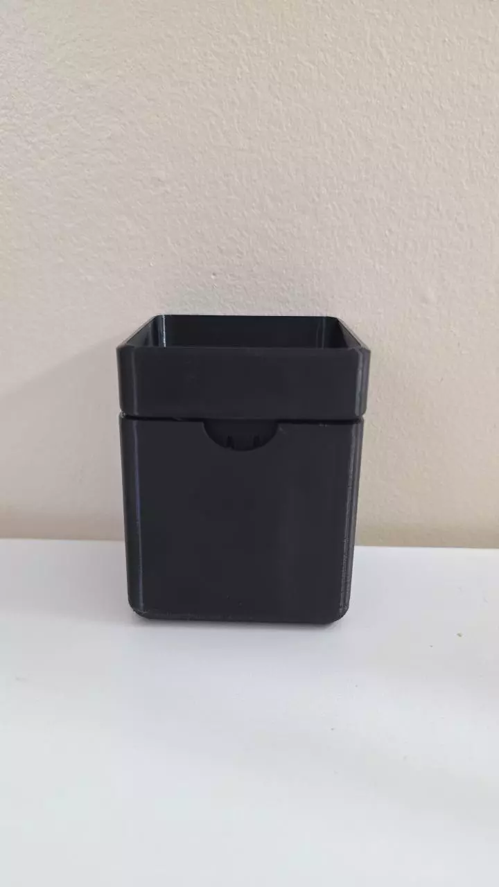 self watering planter thumbnail