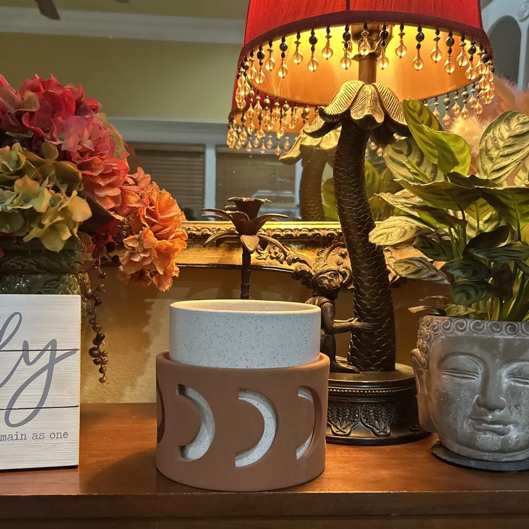 Sumati pot with saucer 5.5” thumbnail