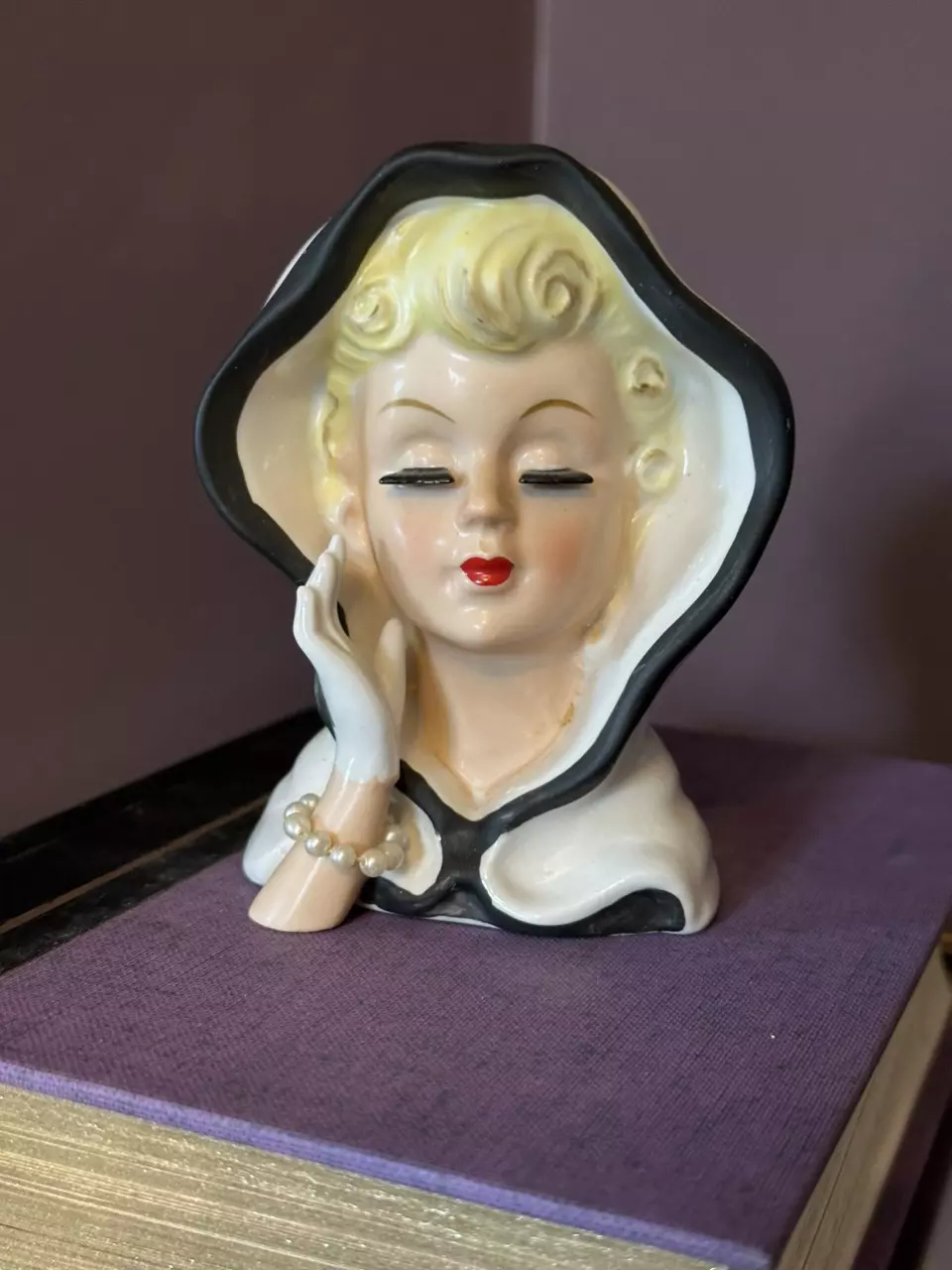 #32 Hooded Lady Head Vase 4 3/4” Inarco thumbnail