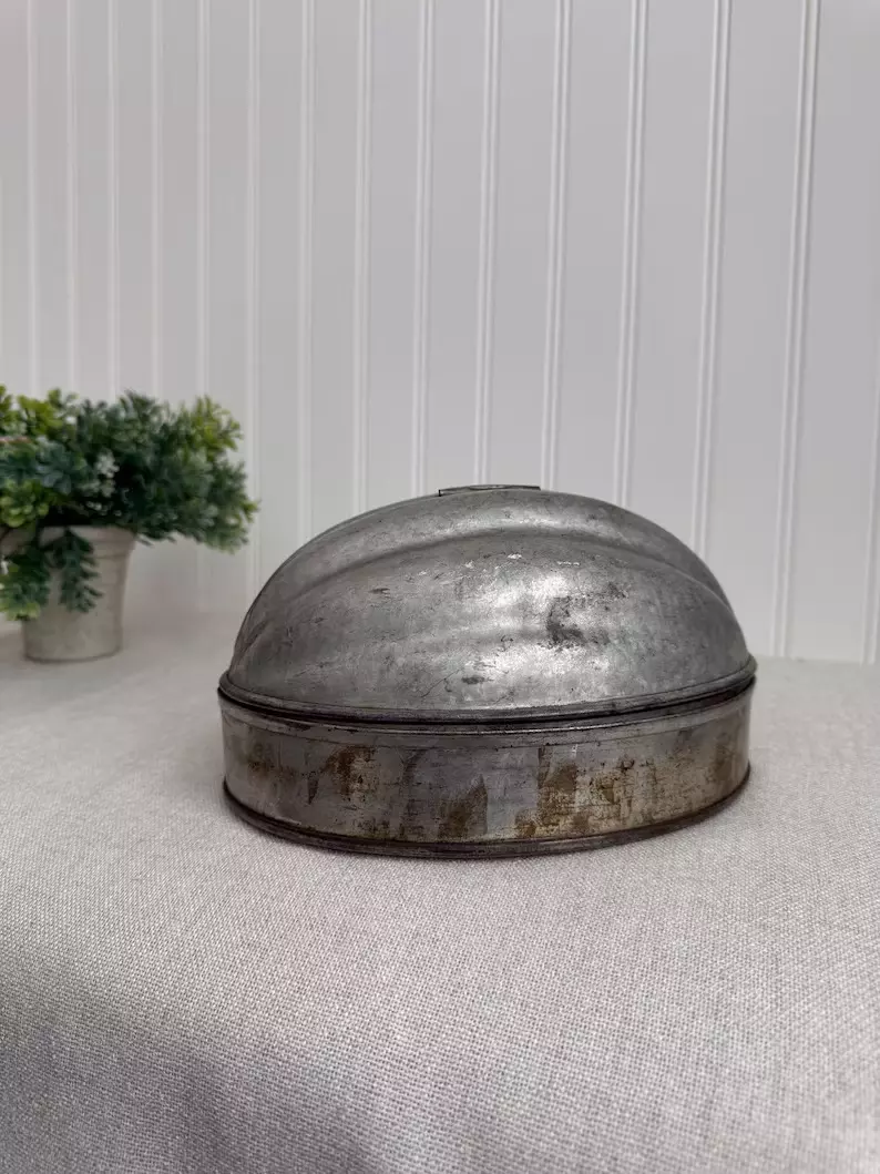 Vintage Metal Gelatin Mold thumbnail