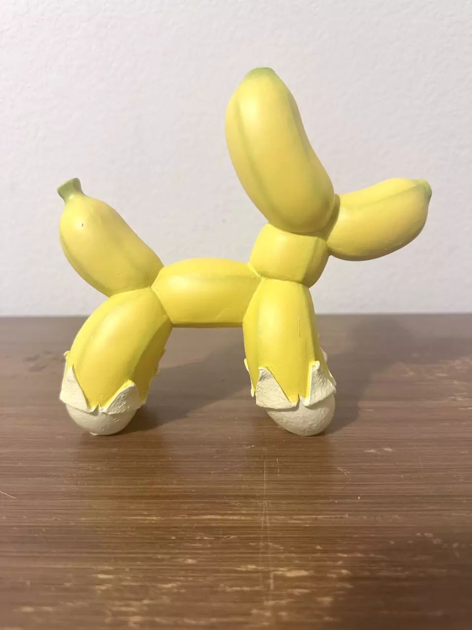Banana Balloon Dog thumbnail