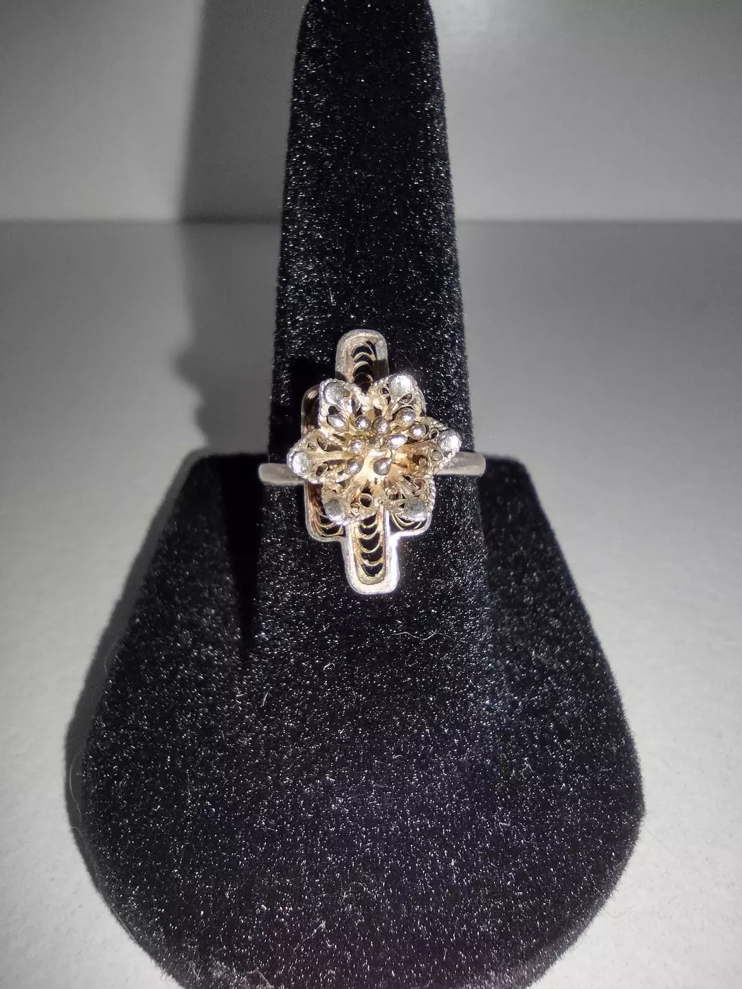 Vintage Filagree Ring Size 6.5 thumbnail
