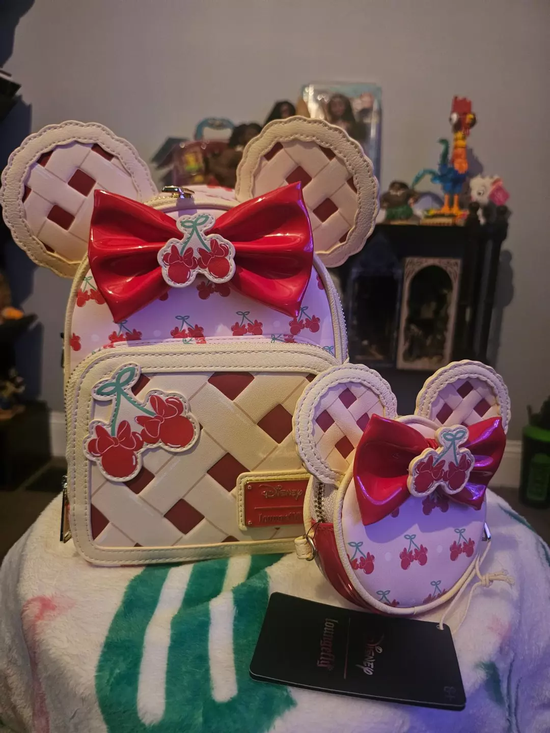 Disney
Minnie Mouse Cherry Pie Convertible Mini Backpack and matching coin purse thumbnail